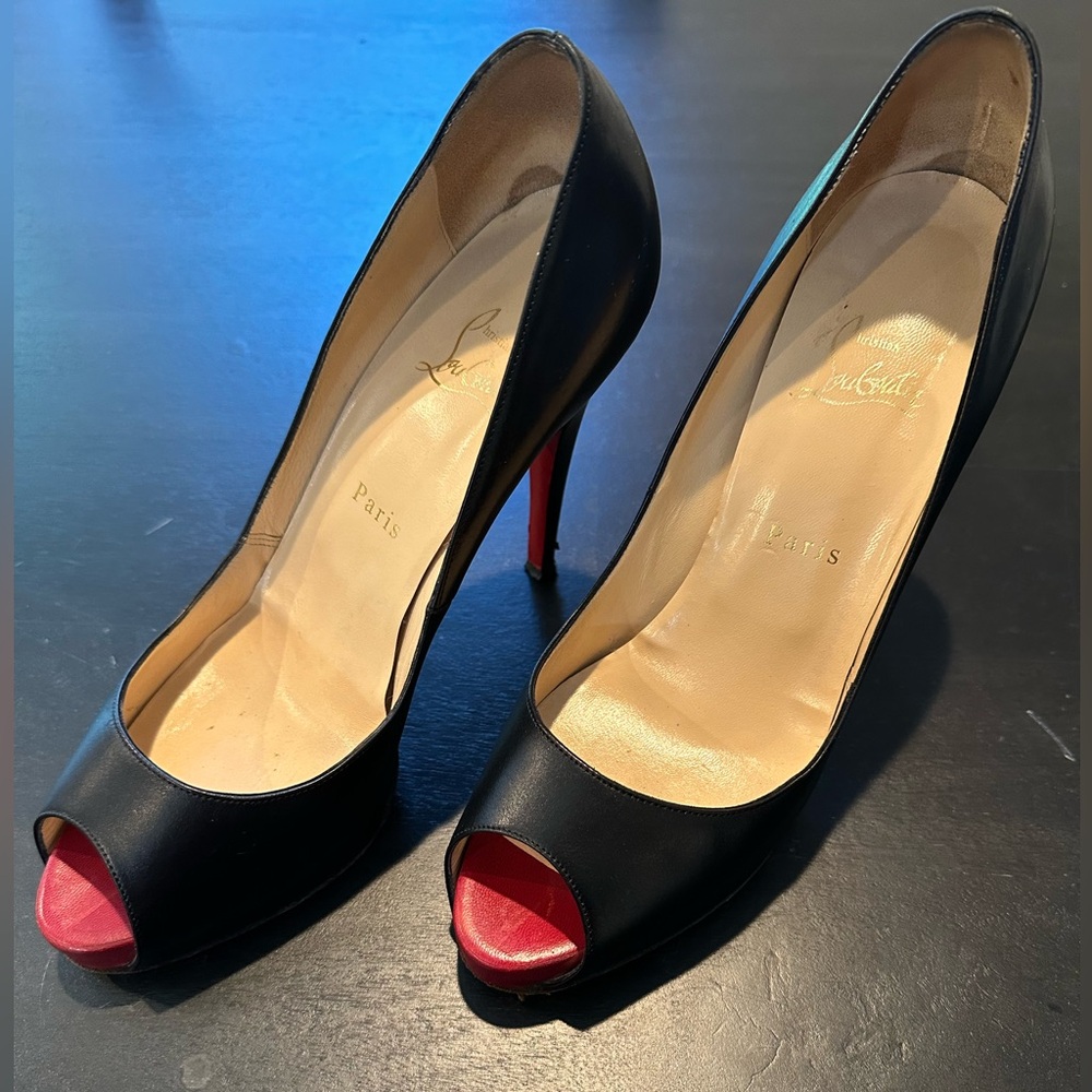 Christian Louboutin Signature Peep Toe Prive Heels Size 40